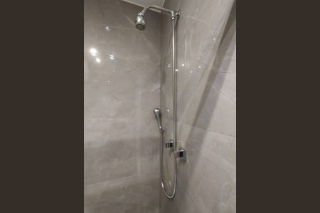 Casa de condomínio à venda com 424m², 5 quartos e 5 vagasBanheiro da Suíte 1