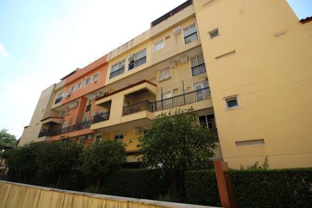 Apartamento à venda com 80m², 2 quartos e 1 vagaFachada
