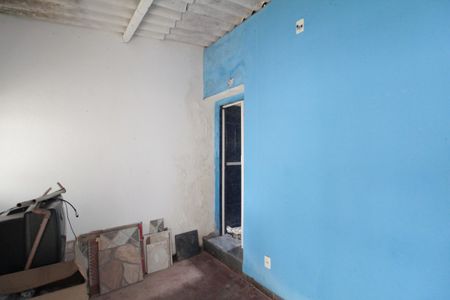 Casa à venda com 360m², 5 quartos e 1 vagaCasa dos Fundos | Cozinha e Área de Serviço