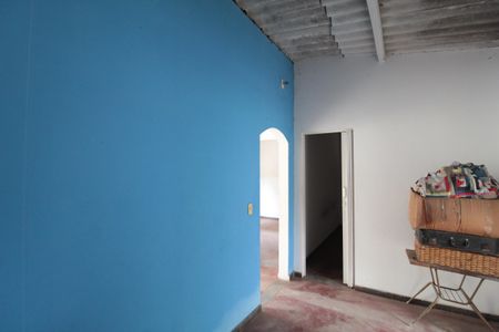 Casa à venda com 360m², 5 quartos e 1 vagaCasa dos Fundos | Cozinha e Área de Serviço