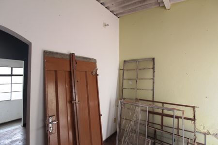 Casa à venda com 360m², 5 quartos e 1 vagaCasa dos Fundos | Sala