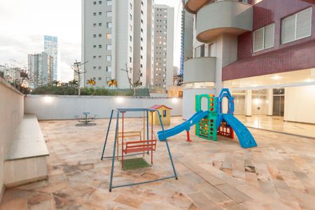 Apartamento à venda com 170m², 3 quartos e 5 vagasÁrea comum - Playground