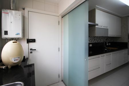 Apartamento para alugar com 81m², 3 quartos e 1 vagaÁrea de Serviço