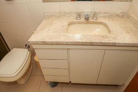 Apartamento à venda com 180m², 4 quartos e 2 vagasBanheiro da Suíte 2