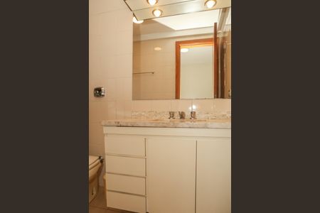 Apartamento à venda com 180m², 4 quartos e 2 vagasBanheiro da Suíte 2