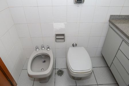 Apartamento à venda com 180m², 4 quartos e 2 vagasBanheiro da Suíte 1