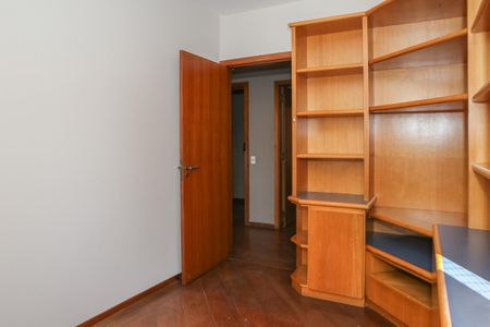 Apartamento à venda com 180m², 4 quartos e 2 vagasQuarto