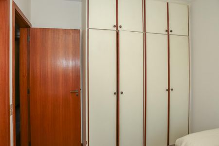 Apartamento à venda com 180m², 4 quartos e 2 vagasSuíte 2