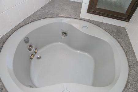 Apartamento à venda com 180m², 4 quartos e 2 vagasBanheiro da Suíte 1