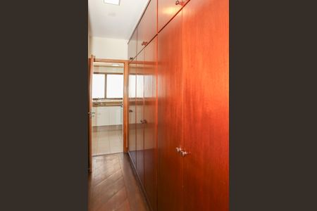 Apartamento à venda com 180m², 4 quartos e 2 vagasCorredor