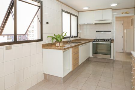 Apartamento à venda com 180m², 4 quartos e 2 vagasCozinha