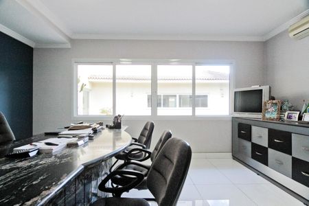 Casa à venda com 600m², 4 quartos e sem vagaEscritório