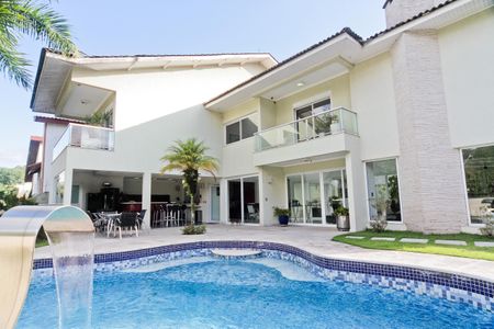 Casa à venda com 600m², 4 quartos e sem vagaÁrea externa