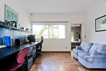 Casa à venda com 600m², 4 quartos e sem vagaCorredor