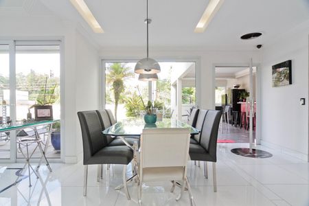 Casa à venda com 600m², 4 quartos e sem vagaSala