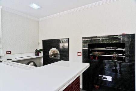 Casa à venda com 600m², 4 quartos e sem vagaÁrea de Serviço