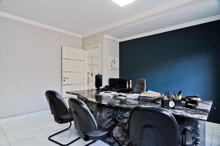 Casa à venda com 600m², 4 quartos e sem vagaEscritório