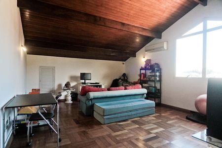 Casa à venda com 600m², 4 quartos e sem vagaSótão