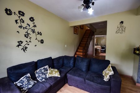 Casa de condomínio para alugar com 140m², 5 quartos e 1 vaga Casa de condomínio para alugar com 140m², 5 quartos e 1 vagaSala