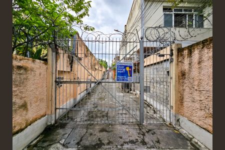 Casa de condomínio para alugar com 140m², 5 quartos e 1 vaga Casa de condomínio para alugar com 140m², 5 quartos e 1 vagaFachado do condomínio