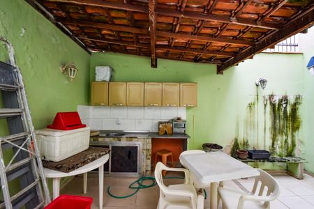 Casa de condomínio para alugar com 140m², 5 quartos e 1 vaga Casa de condomínio para alugar com 140m², 5 quartos e 1 vagaQuintal