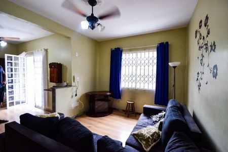 Casa de condomínio para alugar com 140m², 5 quartos e 1 vaga Casa de condomínio para alugar com 140m², 5 quartos e 1 vagaSala