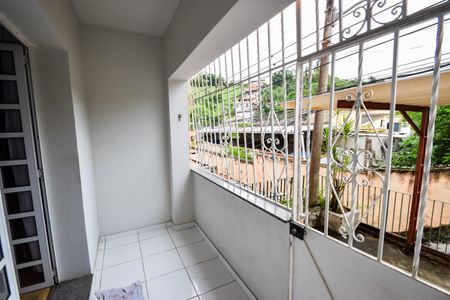 Casa de condomínio para alugar com 140m², 5 quartos e 1 vaga Casa de condomínio para alugar com 140m², 5 quartos e 1 vagaVaranda