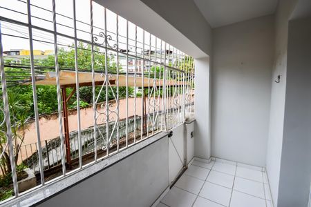 Casa de condomínio para alugar com 140m², 5 quartos e 1 vaga Casa de condomínio para alugar com 140m², 5 quartos e 1 vagaVaranda