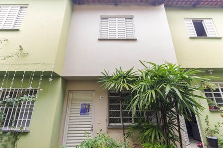 Casa de condomínio à venda com 62m², 2 quartos e 1 vagaFachada