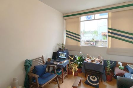 Casa à venda com 345m², 6 quartos e 4 vagasQuarto 2