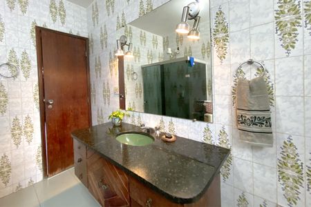 Casa à venda com 345m², 6 quartos e 4 vagasBanheiro