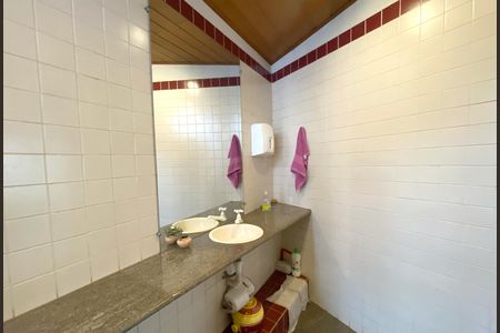 Casa à venda com 345m², 6 quartos e 4 vagasLavabo da Sala de Estar