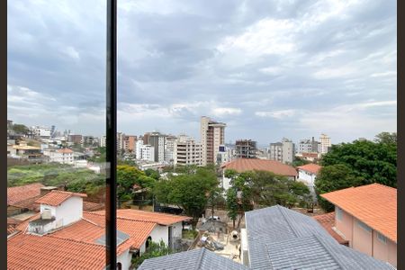 Casa à venda com 345m², 6 quartos e 4 vagasVista