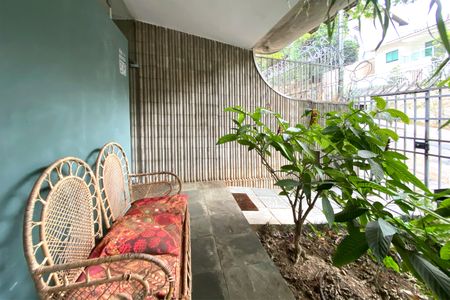 Casa à venda com 345m², 6 quartos e 4 vagasEntrada