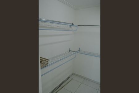 Casa de condomínio à venda com 300m², 4 quartos e 2 vagasCloset da Suíte 3