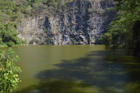 Casa de condomínio à venda com 300m², 4 quartos e 2 vagasLago