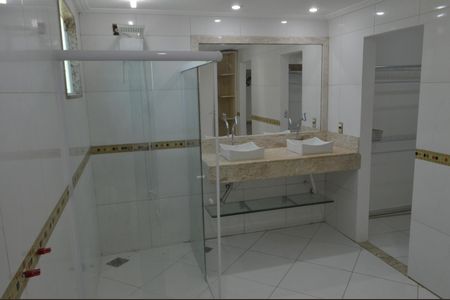 Casa de condomínio à venda com 300m², 4 quartos e 2 vagasBanheiro da Suíte 3