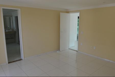 Casa de condomínio à venda com 300m², 4 quartos e 2 vagasSuíte 3
