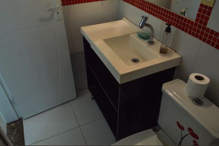 Casa de condomínio à venda com 300m², 4 quartos e 2 vagasBanheiro