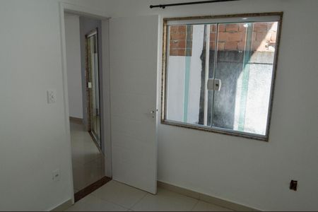Casa de condomínio à venda com 300m², 4 quartos e 2 vagasQuarto