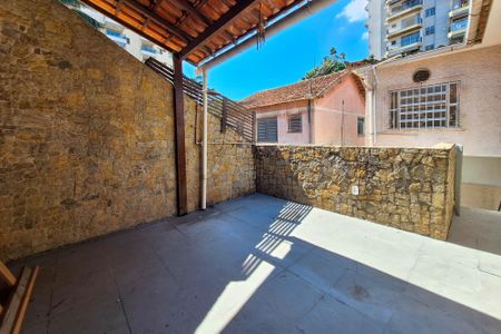 Casa à venda com 200m², 3 quartos e 1 vaga Casa à venda com 200m², 3 quartos e 1 vagaTerraço