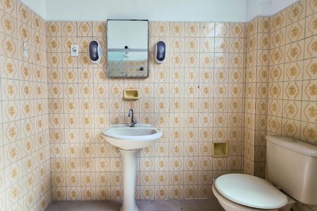 Casa à venda com 200m², 3 quartos e 1 vaga Casa à venda com 200m², 3 quartos e 1 vagaBanheiro