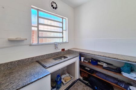 Casa à venda com 200m², 3 quartos e 1 vaga Casa à venda com 200m², 3 quartos e 1 vagaCozinha