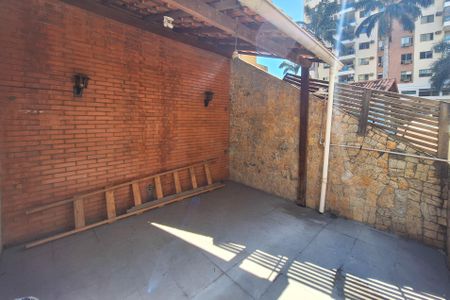 Casa à venda com 200m², 3 quartos e 1 vaga Casa à venda com 200m², 3 quartos e 1 vagaTerraço