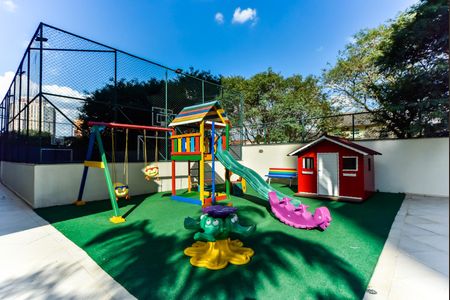 Apartamento para alugar com 203m², 4 quartos e 3 vagas Apartamento para alugar com 203m², 4 quartos e 3 vagasÁrea comum - Playground