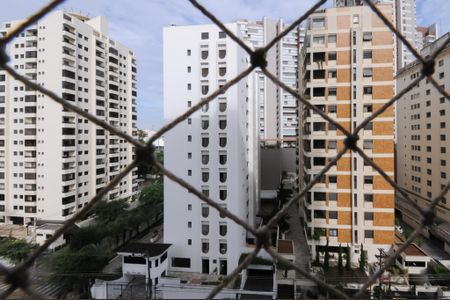 Apartamento para alugar com 203m², 4 quartos e 3 vagas Apartamento para alugar com 203m², 4 quartos e 3 vagasVaranda da suíte - vista