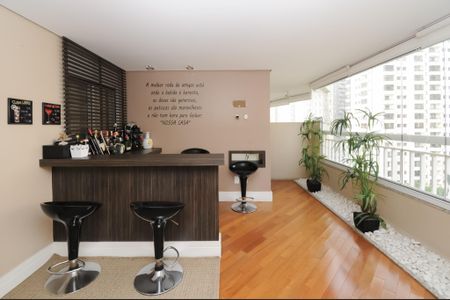 Apartamento para alugar com 203m², 4 quartos e 3 vagas Apartamento para alugar com 203m², 4 quartos e 3 vagasVaranda da Sala