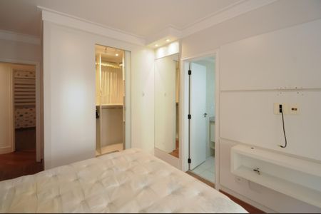 Apartamento para alugar com 203m², 4 quartos e 3 vagas Apartamento para alugar com 203m², 4 quartos e 3 vagasSuite 2