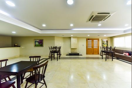Apartamento para alugar com 203m², 4 quartos e 3 vagas Apartamento para alugar com 203m², 4 quartos e 3 vagasÁrea comum - Salão de festas