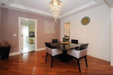 Apartamento para alugar com 203m², 4 quartos e 3 vagas Apartamento para alugar com 203m², 4 quartos e 3 vagasSala